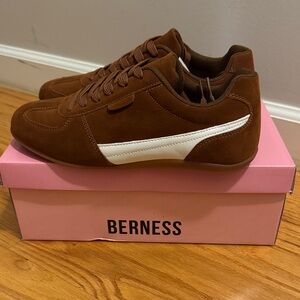 Women’s Brown Berness Sneakers Size 8